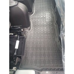 Килимки в салон Iveco Daily C15 2016- 2-й ряд гумові, чорні (AVTO-Gumm)