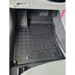 Килимки в салон Hyundai Kona 2023- гібрид гумові, чорні (AVTO-Gumm)