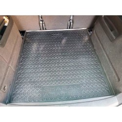 Килимок в багажник Seat Alhambra 2010- гумовий, чорний (AVTO-Gumm)
