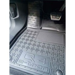 Килимки передні Audi Q4 e-tron 2021- гумові, чорні (AVTO-Gumm)