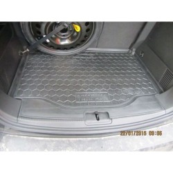 Килимок в багажник Chevrolet Tracker 2013- гумовий, чорний (AVTO-Gumm)